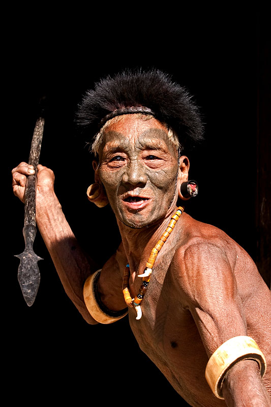  Old konyak warrior at Longwa   on the border with Myanmar